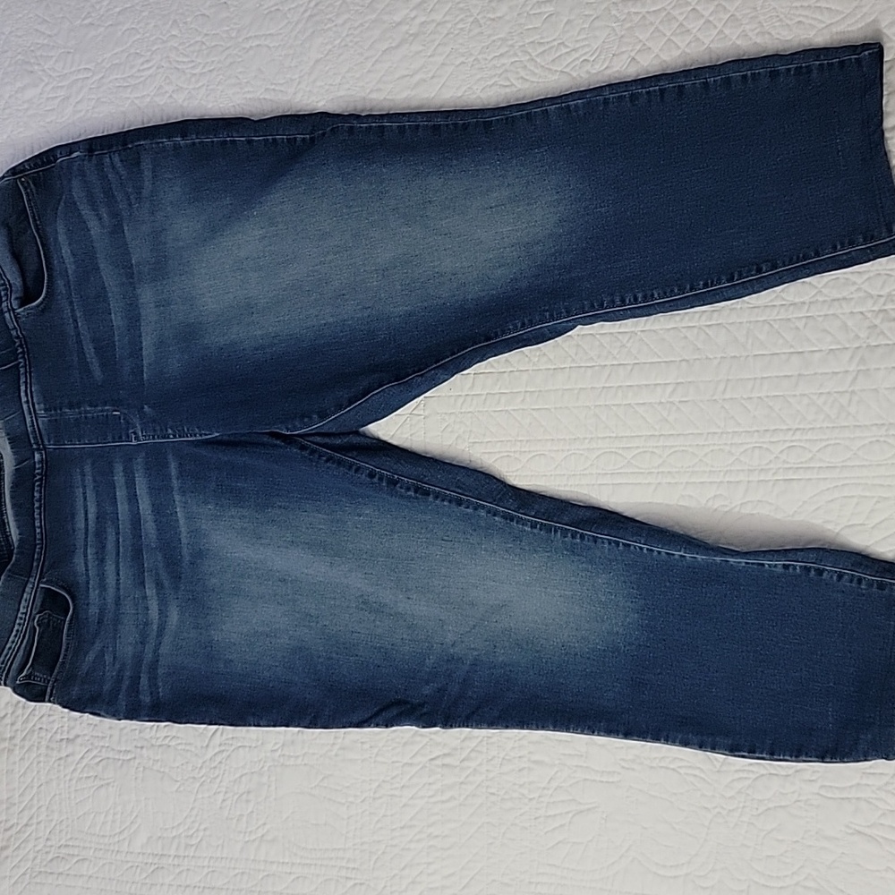 Shaping Pull-On Skinny Blue Jeans